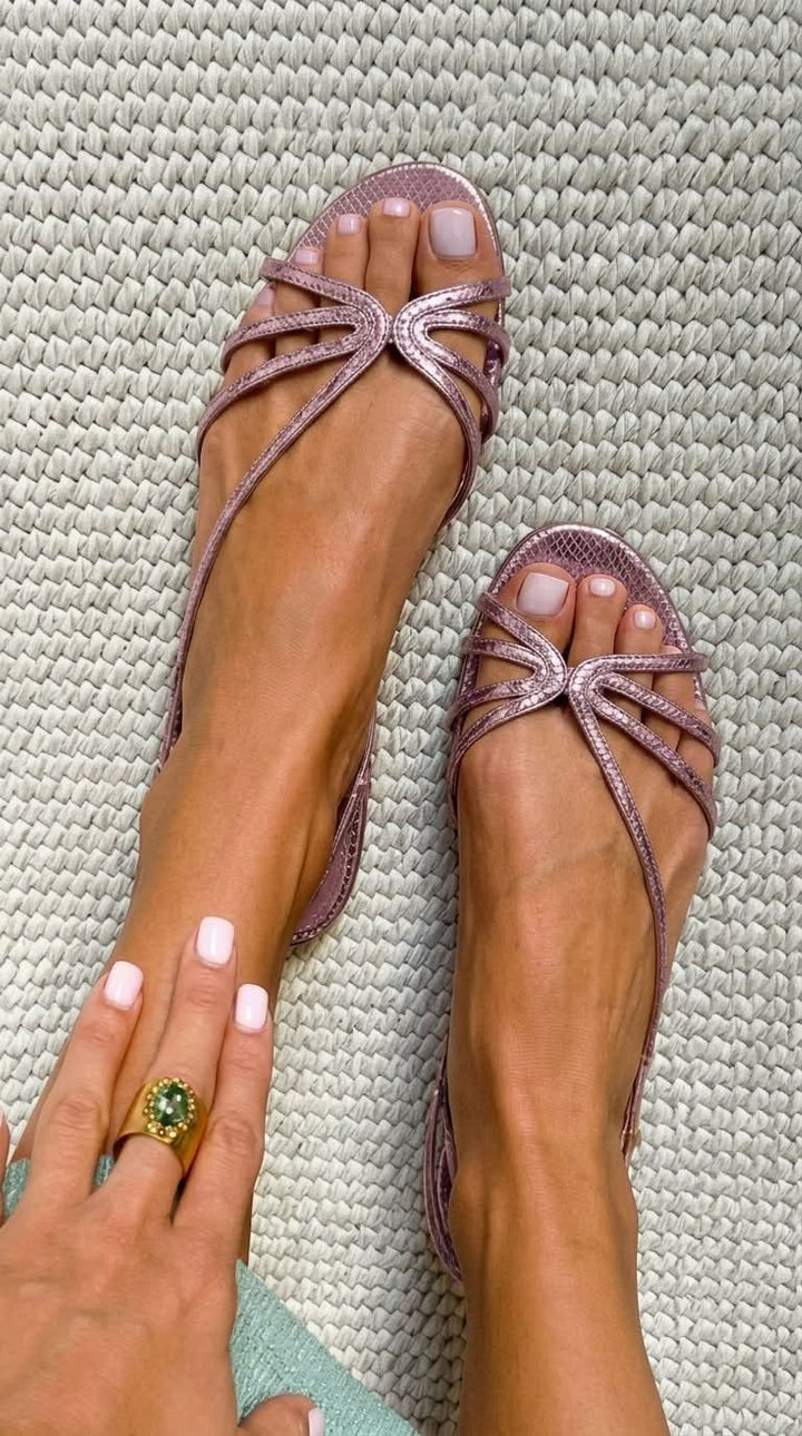Lola – Sandalias Doradas Esencia Veraniega