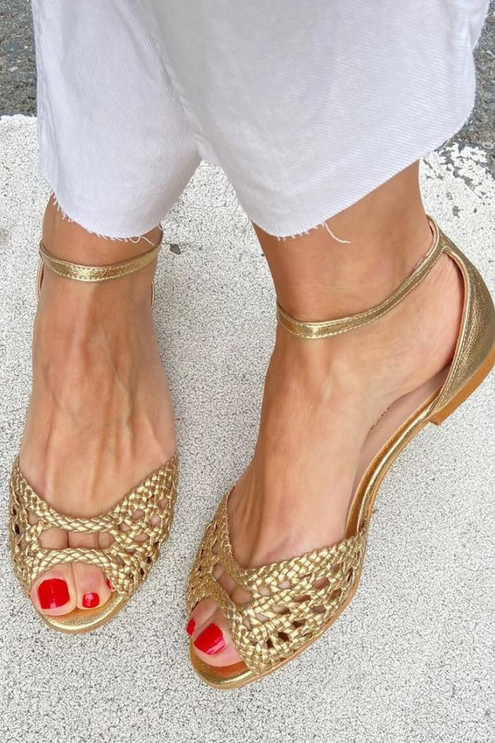 Isadora – Sandalias Trenzadas Doradas