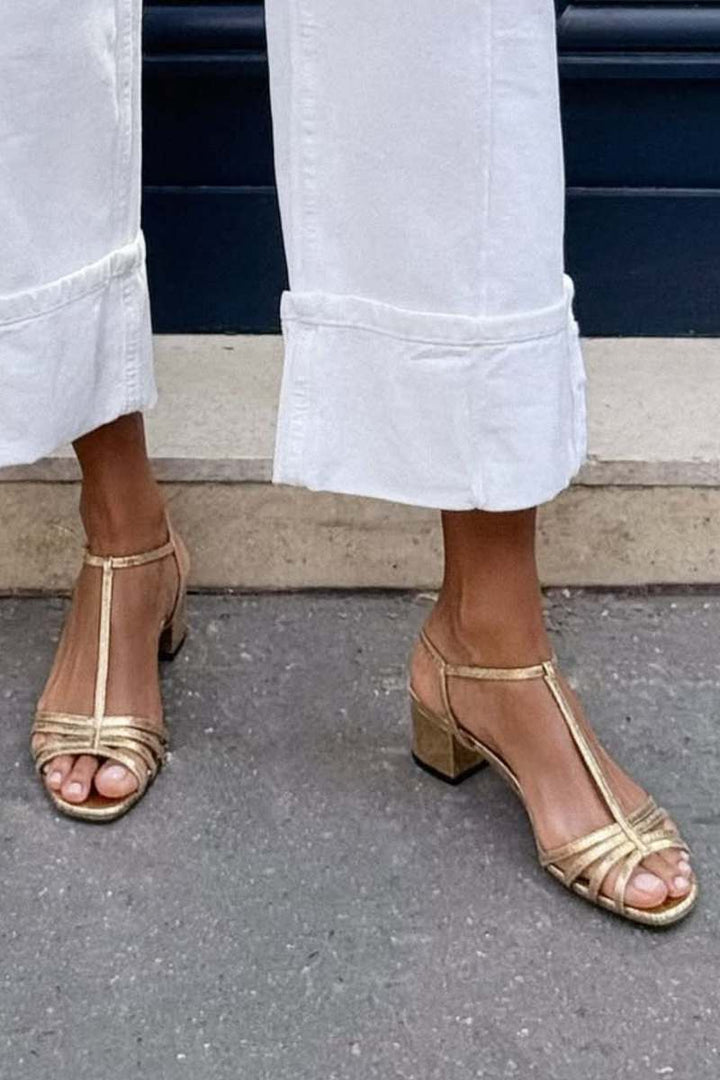 Allegra – Sandalias Doradas Elegancia Diaria