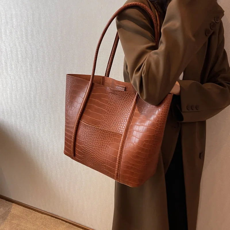 Christina™ | Bolsa de hombro refinada