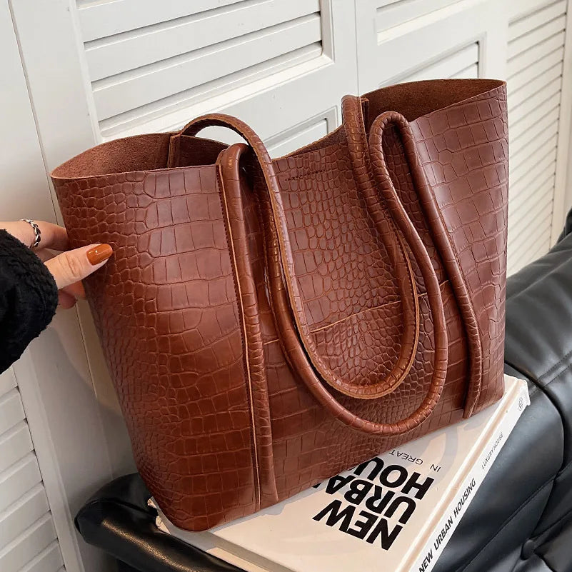 Christina™ | Bolsa de hombro refinada
