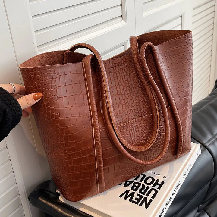 Christina™ | Bolsa de hombro refinada