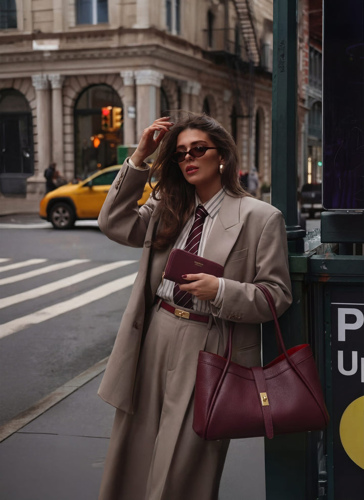 Set Eleganza Decisa | Mayfair en piel Burdeos